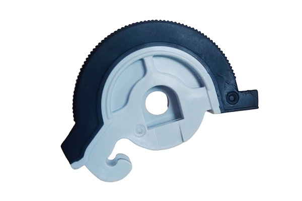 How does a plastic pick for car air outle improve the efficiency of air circulation in a car?
